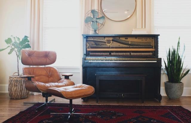 Why Is Moving a Piano So Difficult? cover picture