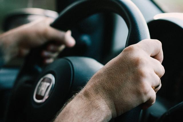 4 Common Mistakes for New Drivers and How to Avoid Them cover picture