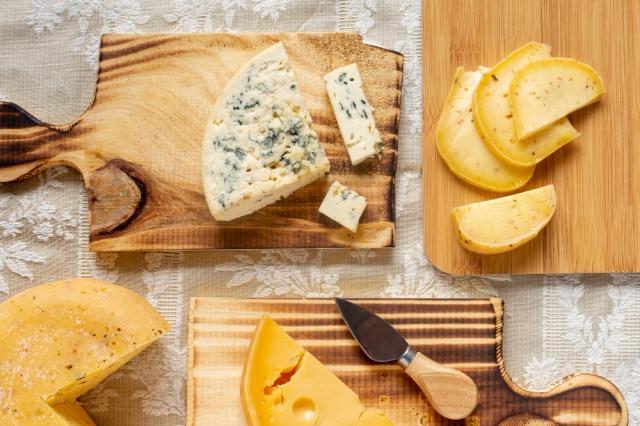 Cheese Health and Popular Cheeses in Different Regions cover picture