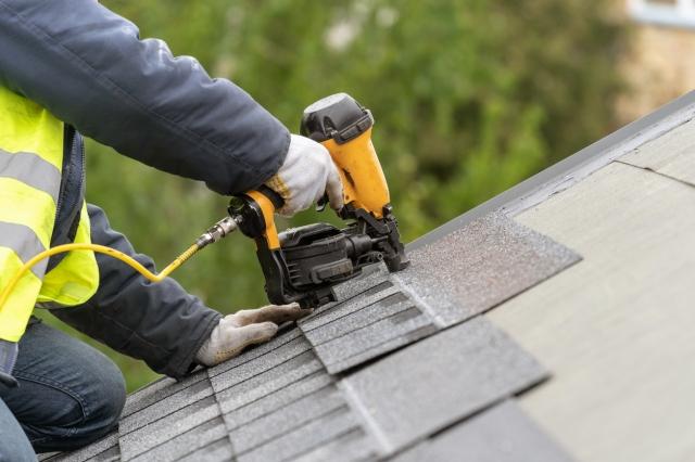 Elevate Building Longevity with These Industrial Roof Maintenance Secrets cover picture