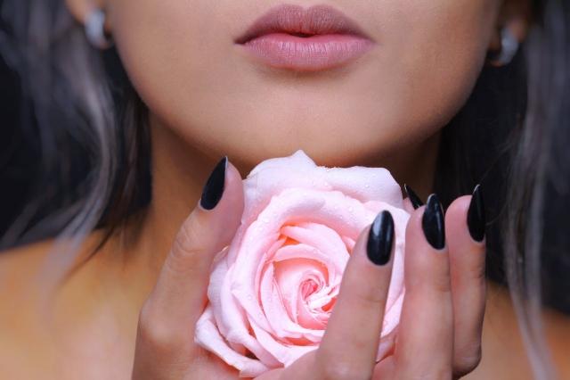 Sculpting Your Smile: How to Firm Hanging Lips cover picture