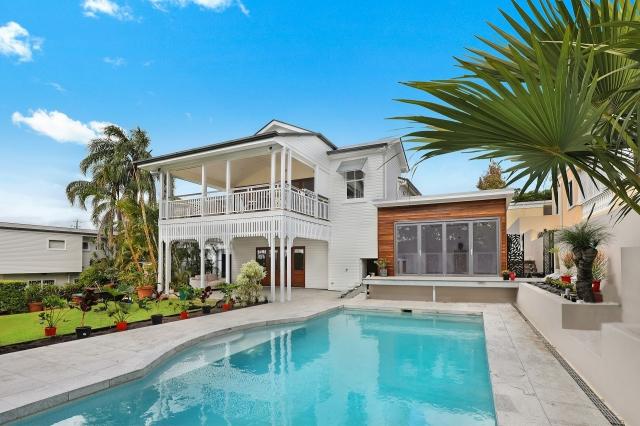 5 Essential Tips for Finding Your Dream Home cover picture