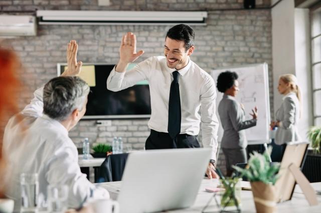 Key Ways to Reward Your Employees in 2023 cover picture