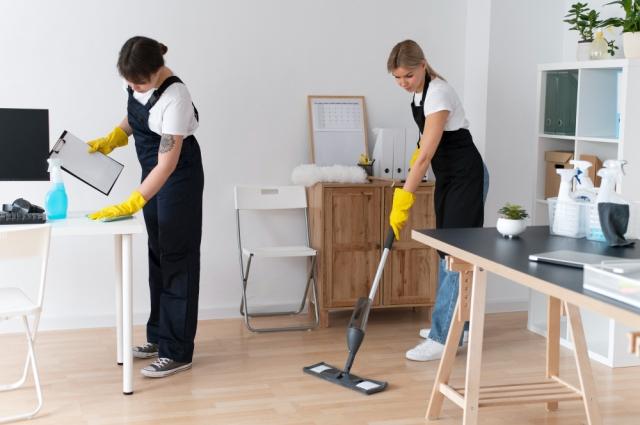 Experience Spotless Results with Professional Commercial Cleaning Services cover picture
