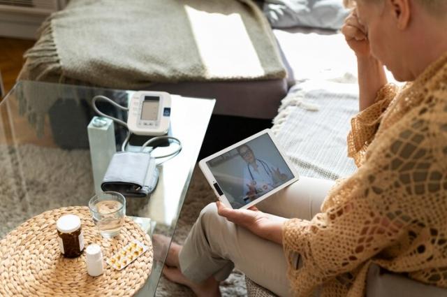 5 Compelling Benefits Of Choosing A Life Alert System cover picture