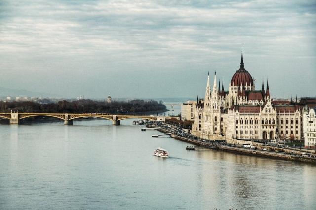 Top 5 Things to Do in Budapest: A Traveler’s Guide cover picture