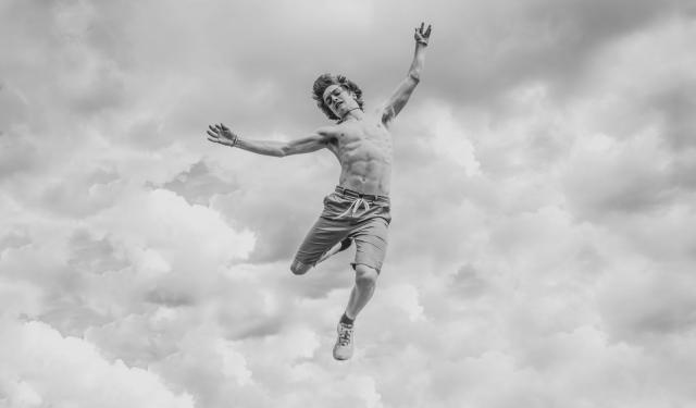 5 Easy Ways to Boost Your Energy Levels During a Busy Day cover picture