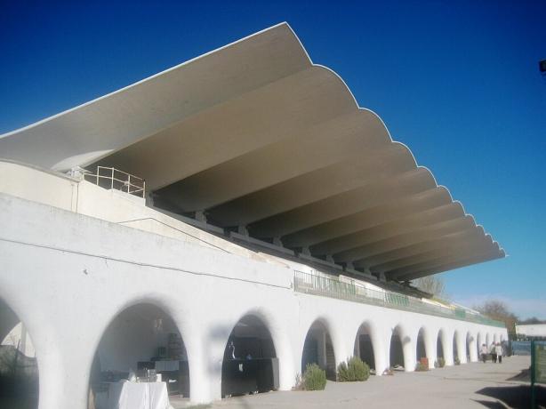 Horse Entertainment In Madrid: Meet The Hippodrome of Zarzuela cover picture