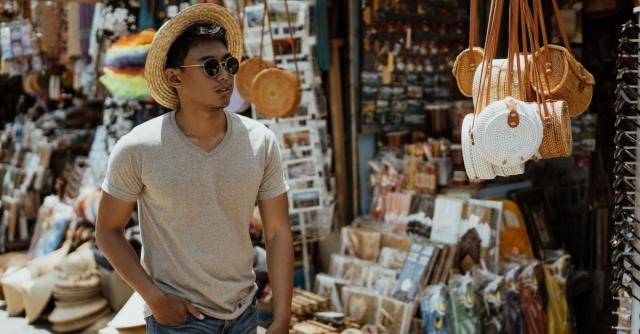 Practical Souvenirs To Look For When Travelling cover picture