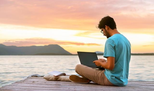 Navigating the Digital Nomad Lifestyle Tips for Sucess cover picture