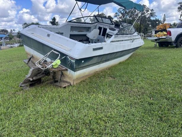 Mobile Marine Mechanic and Boat Towing Services: Your Ultimate Solution for On-the-Water Emergencies cover picture