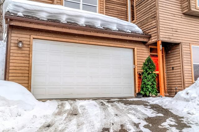 How to Prepare Your Garage Door for Winter cover picture