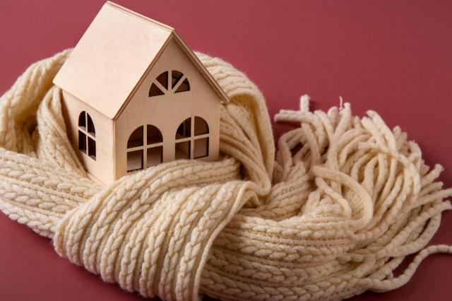Top 7 Reasons Why You Should Insulate Your House cover picture