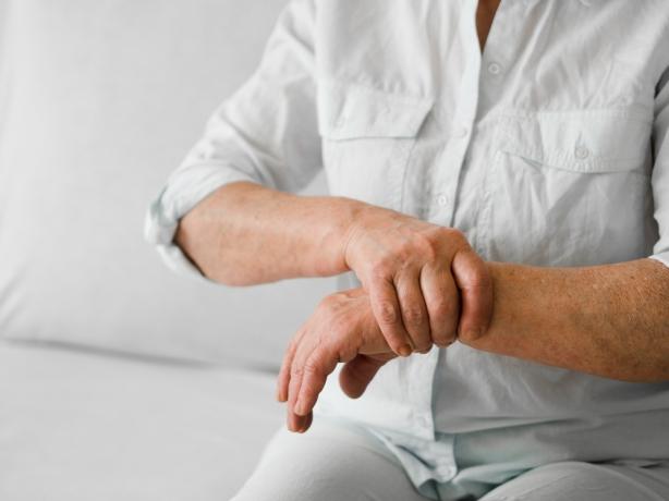 Natural and Holistic Ways to Relieve Nerve Pain cover picture