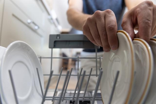 A Guide to Selecting Dishwashers cover picture