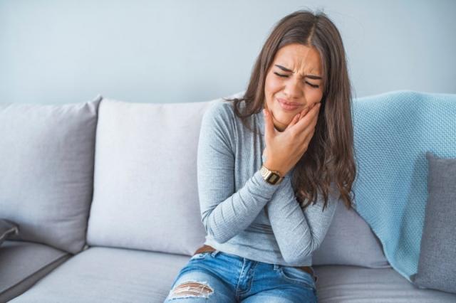 Top 6 Signs Dental Implants Could Be the Right Solution for You cover picture
