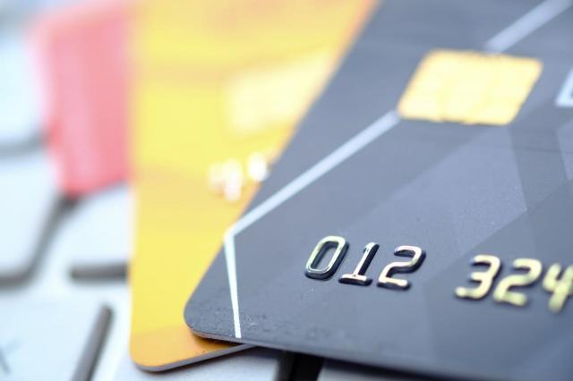 7 Helpful Tips for Maintaining a Good Credit Score cover picture
