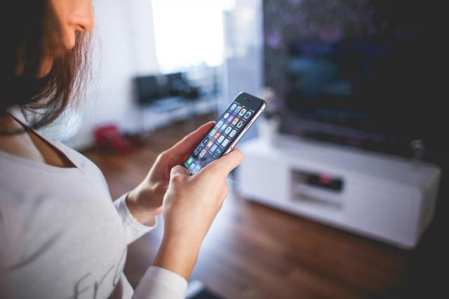 How Not to Let Dating Apps Ruin Your Love Life cover picture