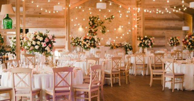 3 Essentials To Create an Atmospheric Wedding Reception cover picture