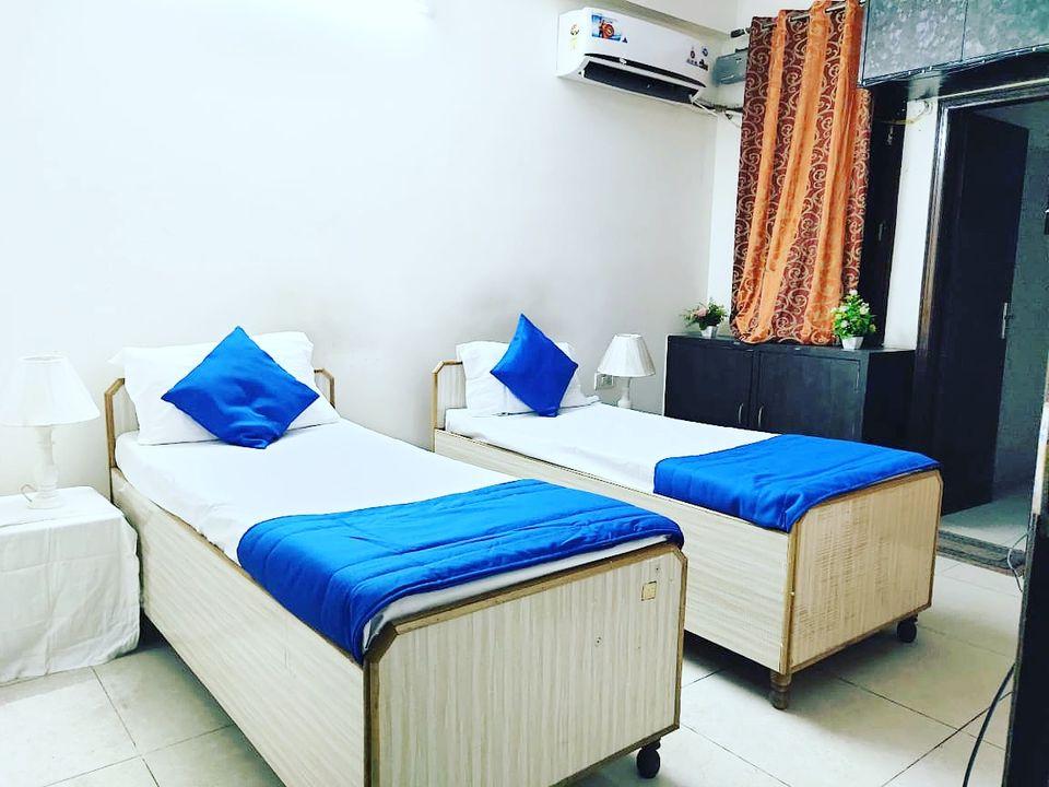 Paying Guest in Noida's cover picture