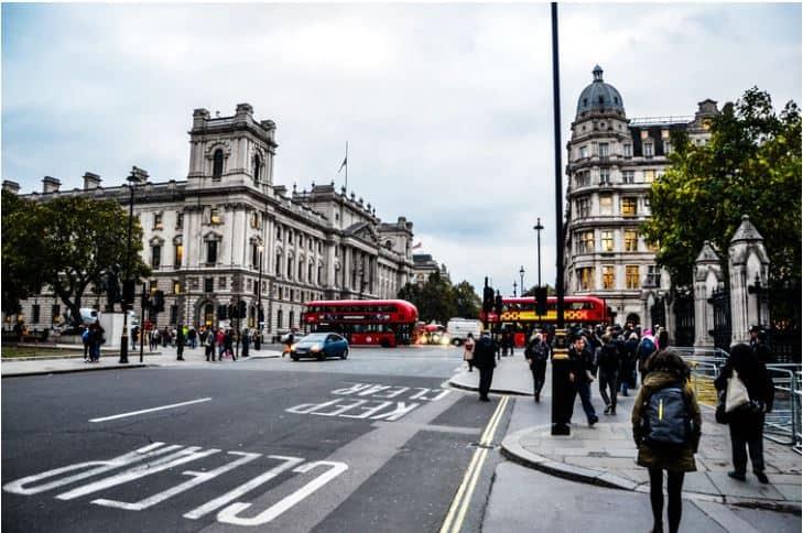 A complete travel guide to the United Kingdom; what you need to know? cover picture