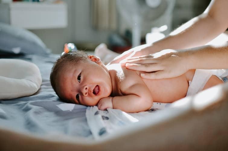 The right gestures for baby massage; when and how to start? cover picture