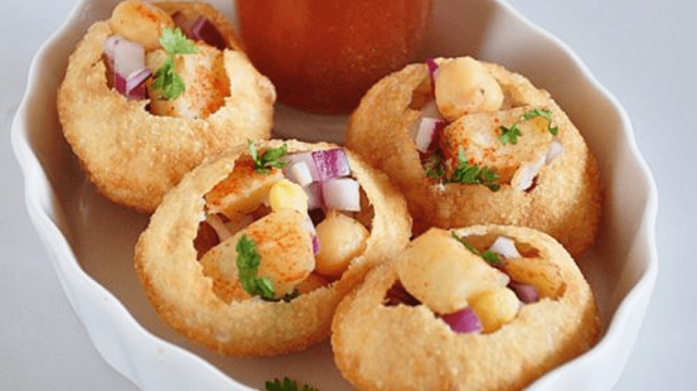 Gol Gappay – Pani Puri (Water Balls): A Crispy Delight for Every Food Lover