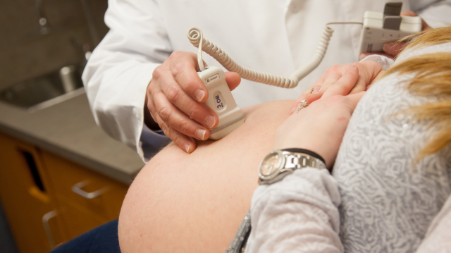 Gynecologist vs. Obstetrician: Understanding the Differences and Choosing the Right Specialist 