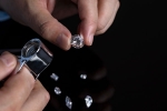 How to Determine the Right Price When Selling GIA Diamonds?