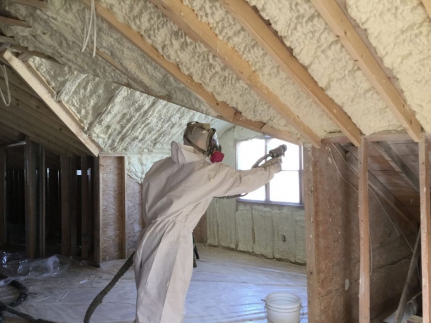 Top Spray Foam Insulation Installers in the Center – Find the Best Experts!