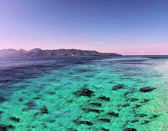 Sailing into Serenity: Discover the Magic of Coral Bay’s Turquoise Waters