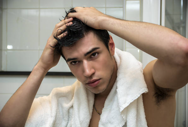 Powder Hair Wax for Men with Curly Hair: How to Tame, Texturize, and Control