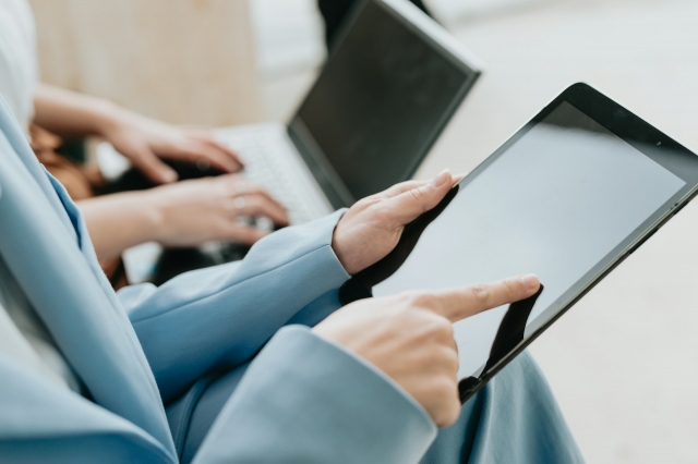 How Using Touchscreen Technology Makes Life Easier