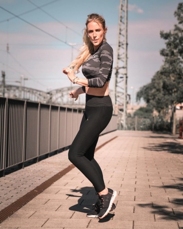 Types And Benefits of Women's Activewear Leggings