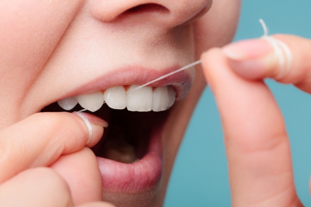 What Are The Common Reasons For Floss Getting Stuck In Teeth?