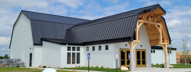 Choosing the Right Roofing Contractor in St Cloud: What to Look For