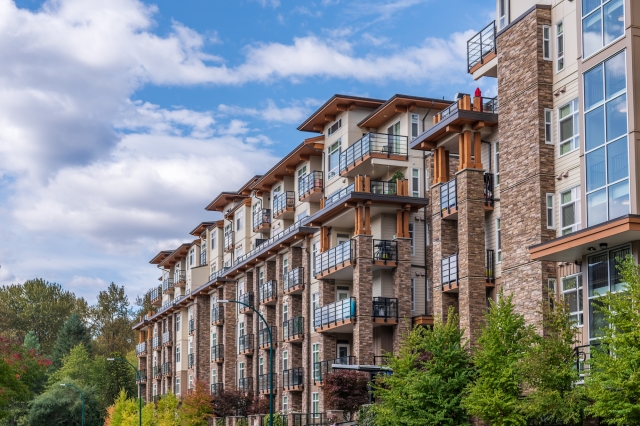 Your Guide to Selling and Buying Homes in Burnaby: Condos, Townhouses, and More
