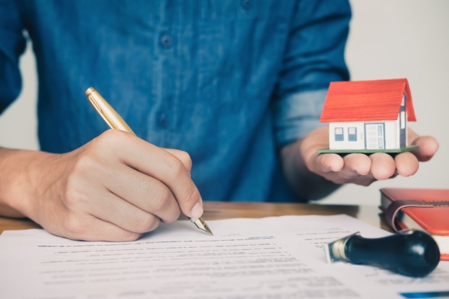 How an Attorney Can Help Homeowners Handle Property Claims?