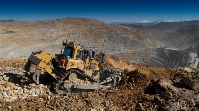 Global Dozer: The Largest Bulldozers on the Planet