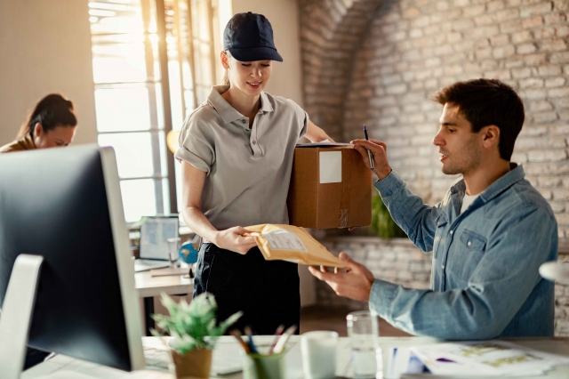 Why Truxcargo is the Best Courier Service in Delhi?