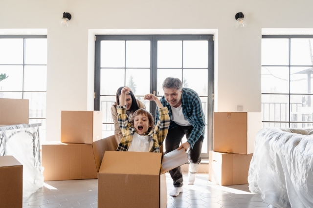 How to make moving with toddlers fun and easy