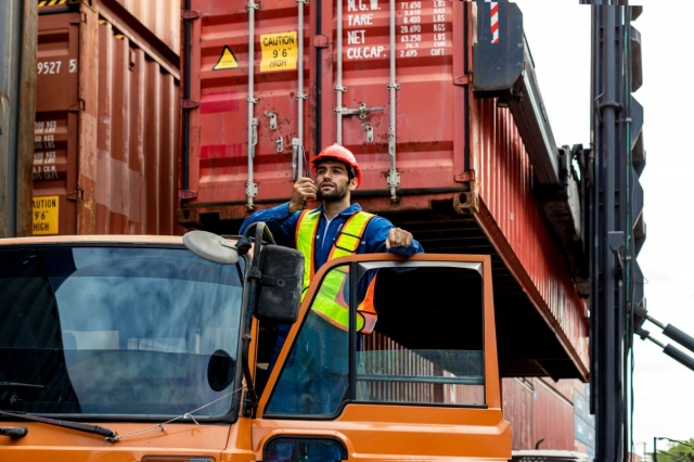 What Factors Affect Land Freight Costs?