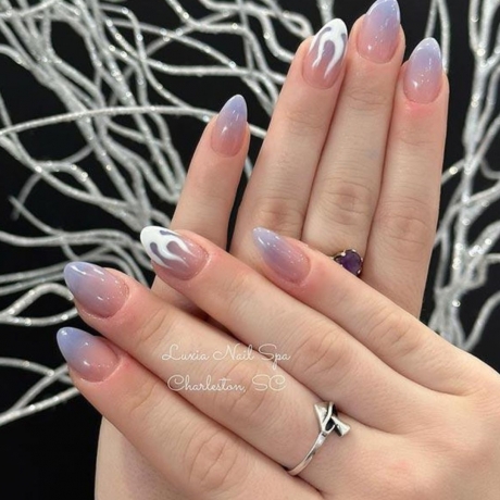Exploring the Different Types of Nail Services Offered by a Nail Salon