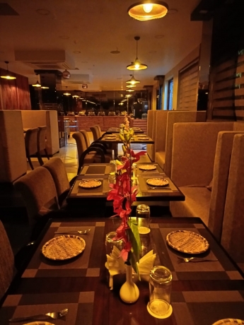 Best Family Dining Restaurants Near Me in West Delhi