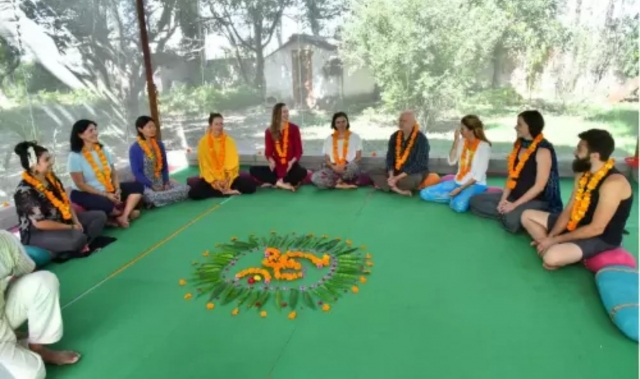 Yoga Teacher Training in Rishikesh: A Journey of Self-Discovery with Alakh Yoga