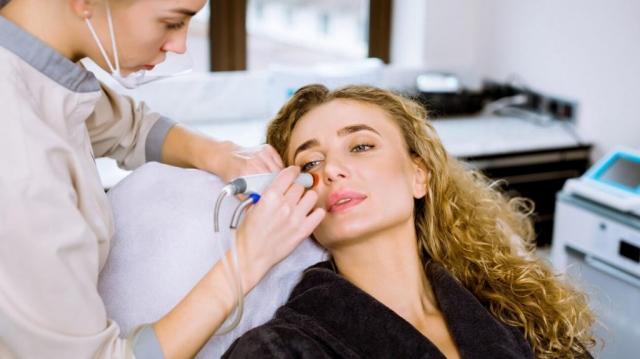 Get Addicted to the Glow – One HydraFacial & You’re Hooked!