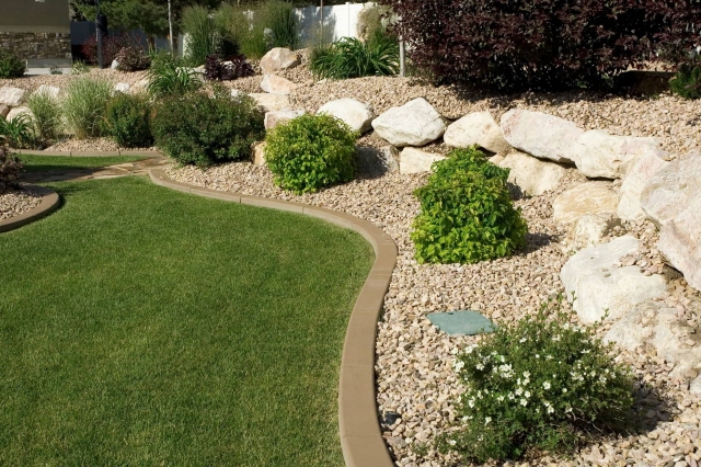 10 Techniques Landscapers Use to Design Low-Maintenance Yards