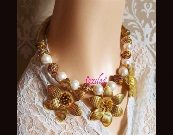 Elegant Beauty: Timeless Flower Pearl Necklace Sets for Every Occasion