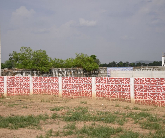 Smart Garden Fencing with Precast Concrete Walls