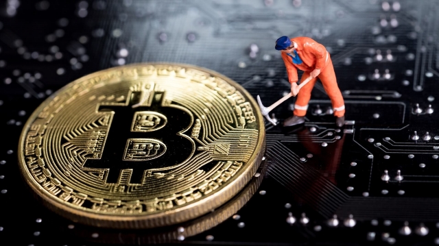 Mining Meets Luck: How Bitcoin Lottery Miner Is Revolutionizing Crypto Earnings